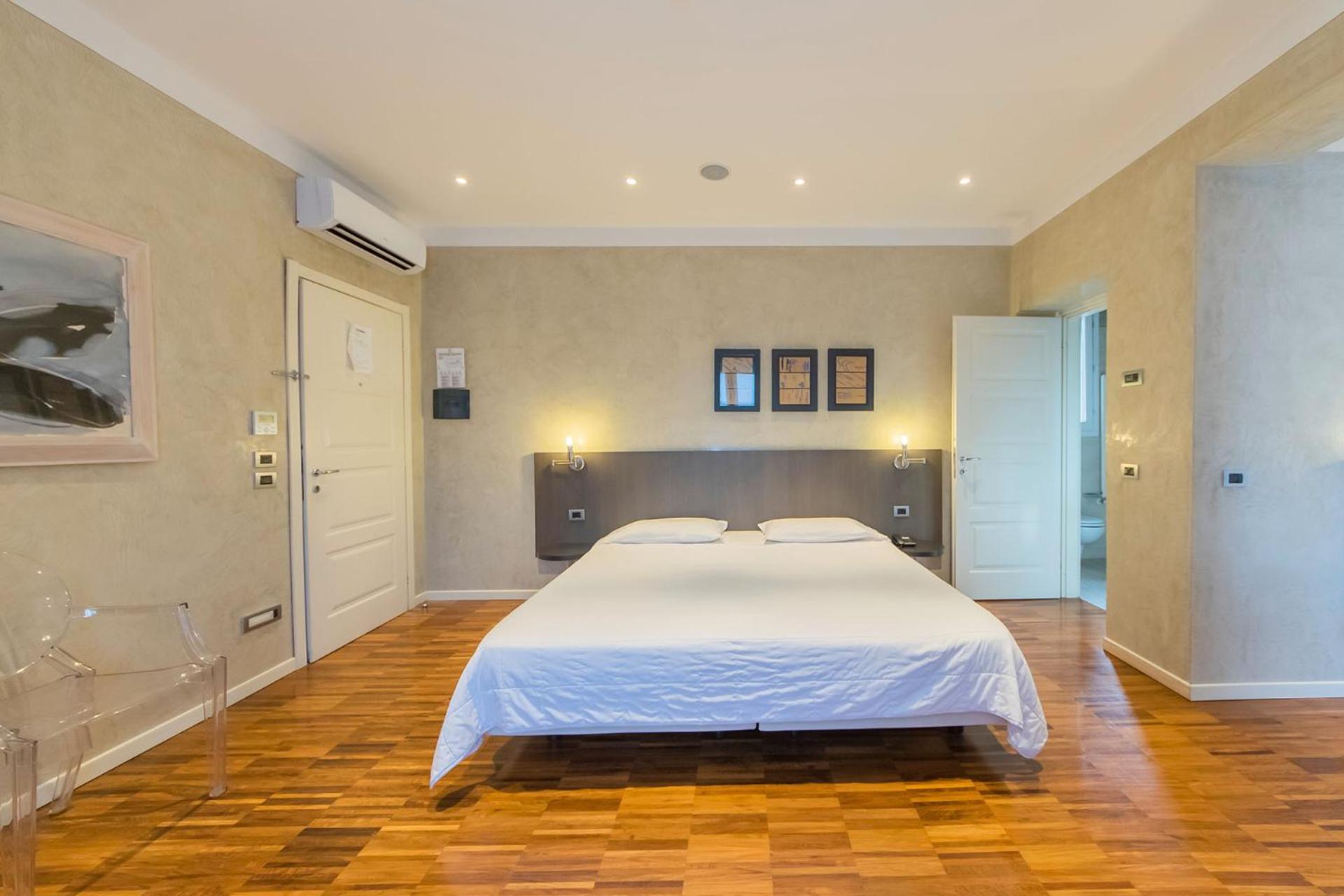 Century Hotel Parma Zewnętrze zdjęcie