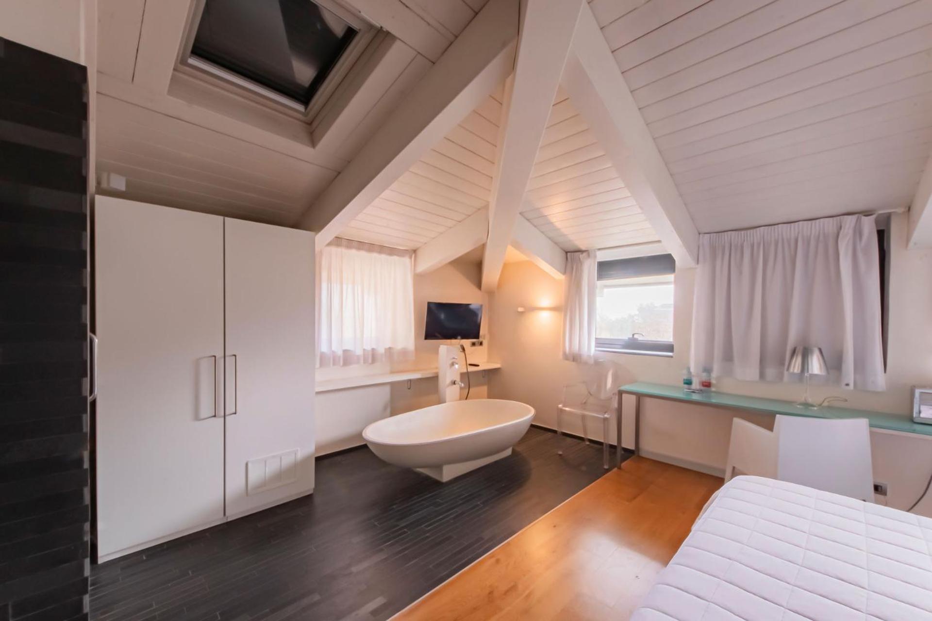 Century Hotel Parma Zewnętrze zdjęcie