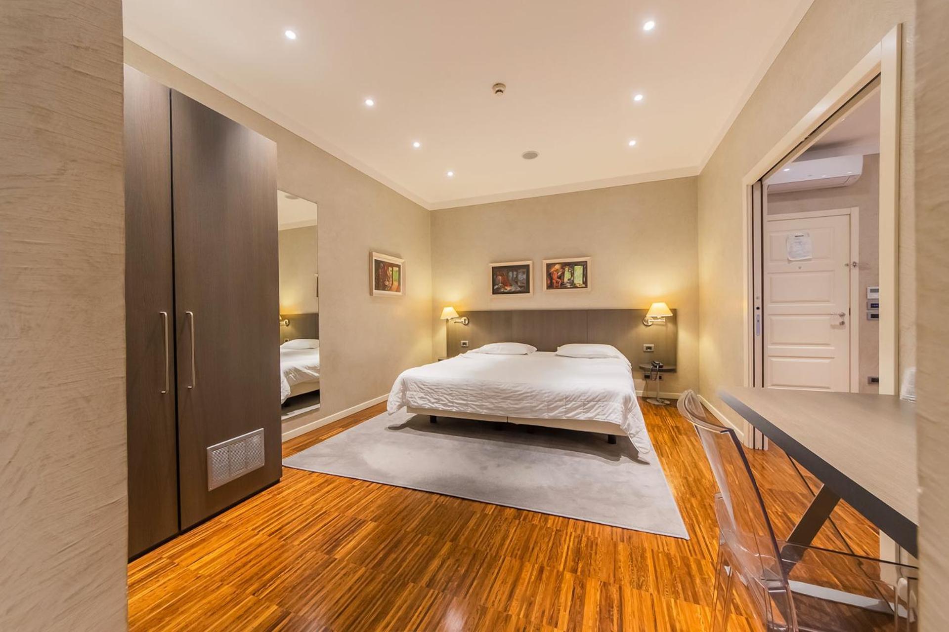 Century Hotel Parma Zewnętrze zdjęcie
